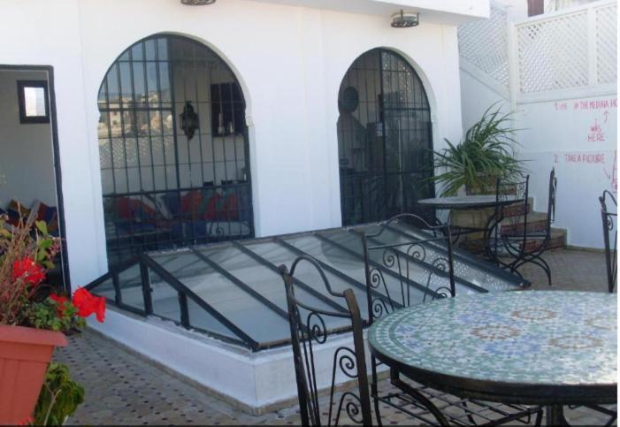 Hostel The Atlas Lion Tangier Bagian luar foto