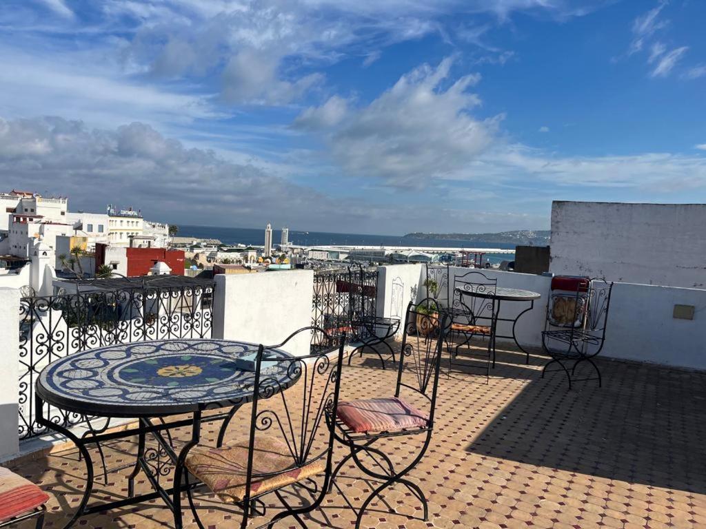 Hostel The Atlas Lion Tangier Bagian luar foto